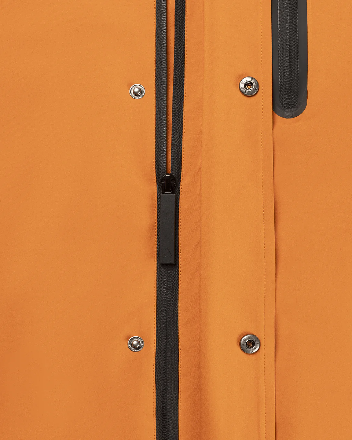 (33) MAIUM X SRFACE PONCHO - Image 20